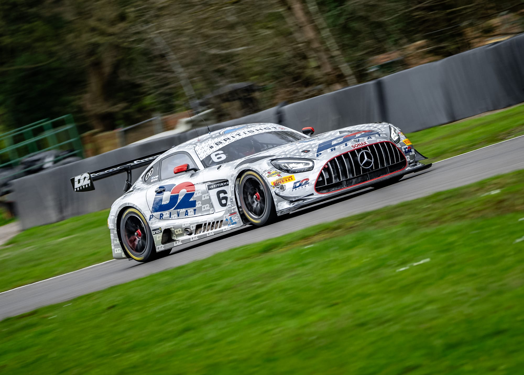 "BARWELL MOTORSPORTS Dominates the 2024 British GT Championship at Oulton Park: A Weekend of Thrills and Victories"