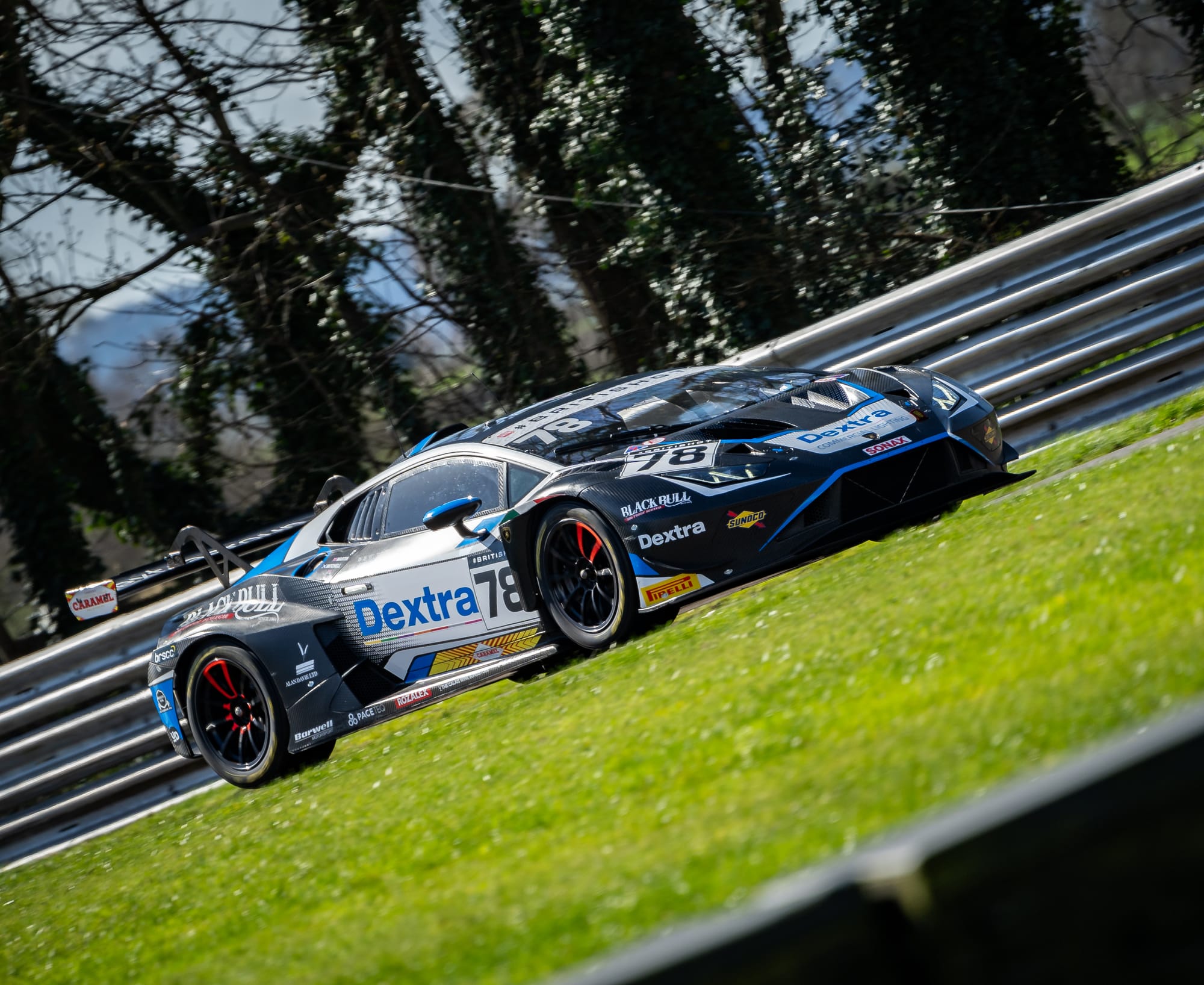 "BARWELL MOTORSPORTS Dominates the 2024 British GT Championship at Oulton Park: A Weekend of Thrills and Victories"