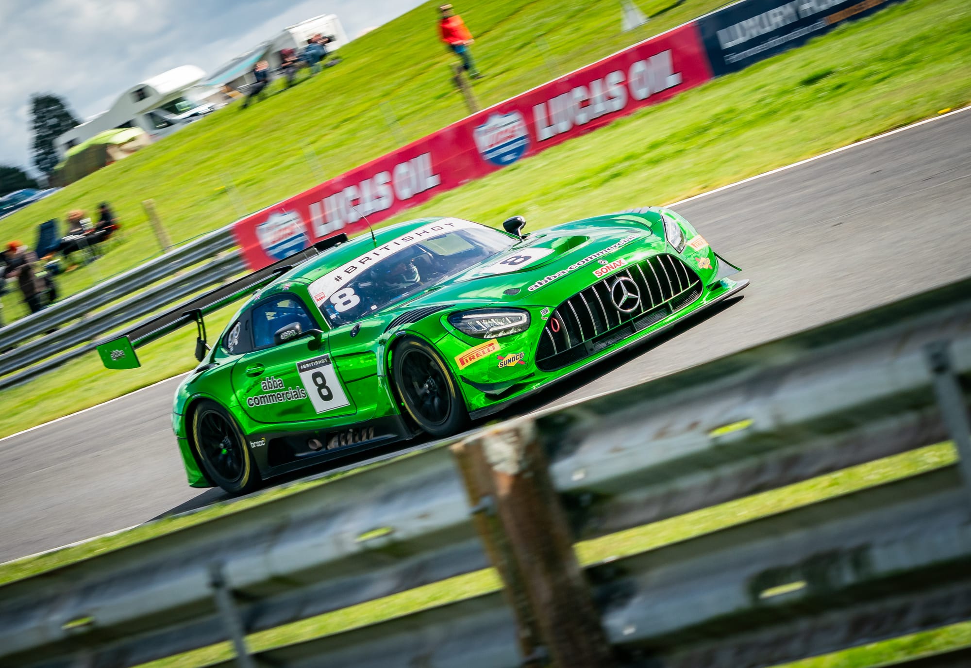 "BARWELL MOTORSPORTS Dominates the 2024 British GT Championship at Oulton Park: A Weekend of Thrills and Victories"