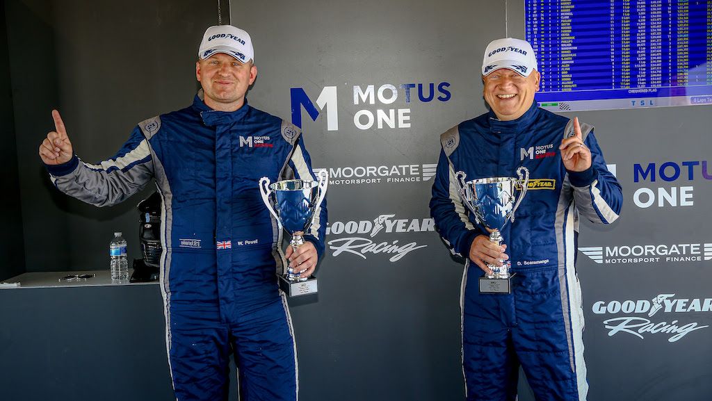 Motus One McLAREN dominates to record maiden BRITCAR Class wins