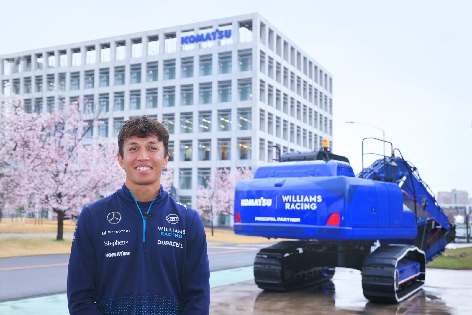 Komatsu welcomes Williams Racing driver Alex Albon to Osaka ahead of Japanese  Grand Prix