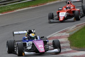 ELITE MOTORSPORT begin new
BRITISH FORMULA 3 era in fine style....