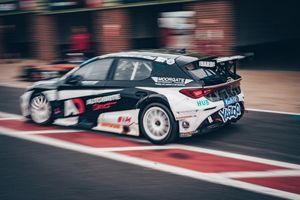 POWELL test TEAM HARD 
BTCC CUPRA at SNETTERTON