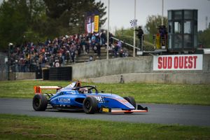 It's a DOUBLE PODIUM for HUGH BARTER @ the FFSA French Formula 4 Championship