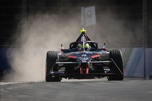 NIO 333 Racing Formula E Team scores top-five result in incredible Hyderabad E-Prix